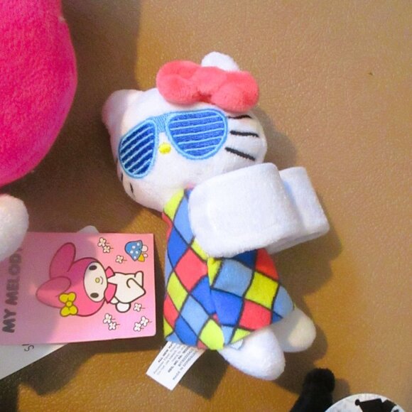 Set of 5 Sanrio Plush Hello Kitty  My Melody Slap Bracelet Clip Kuromi - Picture 2 of 5